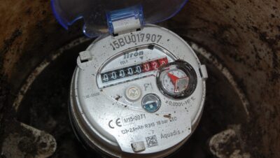 Contador de agua doméstico, el equipo que se instala al dar de alta el suministro